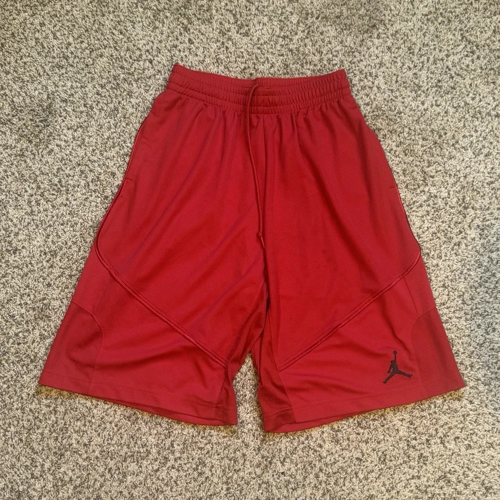Nike Jordan shorts Mens Sz M Red Activewear Drawstring Stretch Baggy Basketball